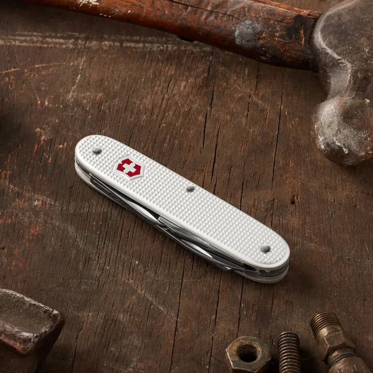 VICTORINOX ELECTRICIAN ALOX SILVER 0.8120.26 boatyardmalaysia